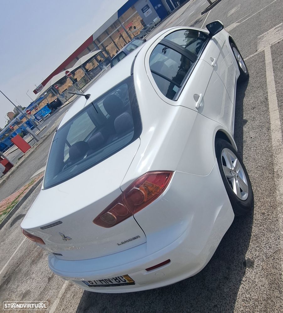 Mitsubishi Lancer 1.5 Invite - 5