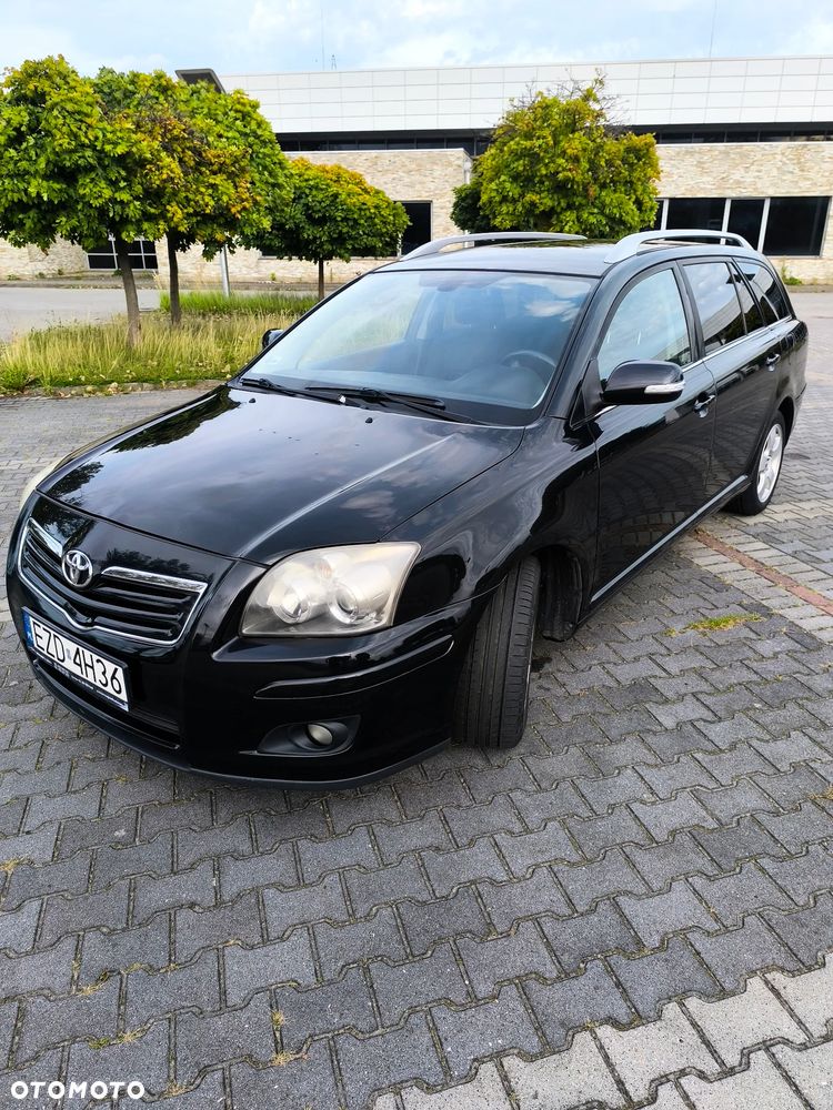 Toyota Avensis 2.0 D-4D - 14