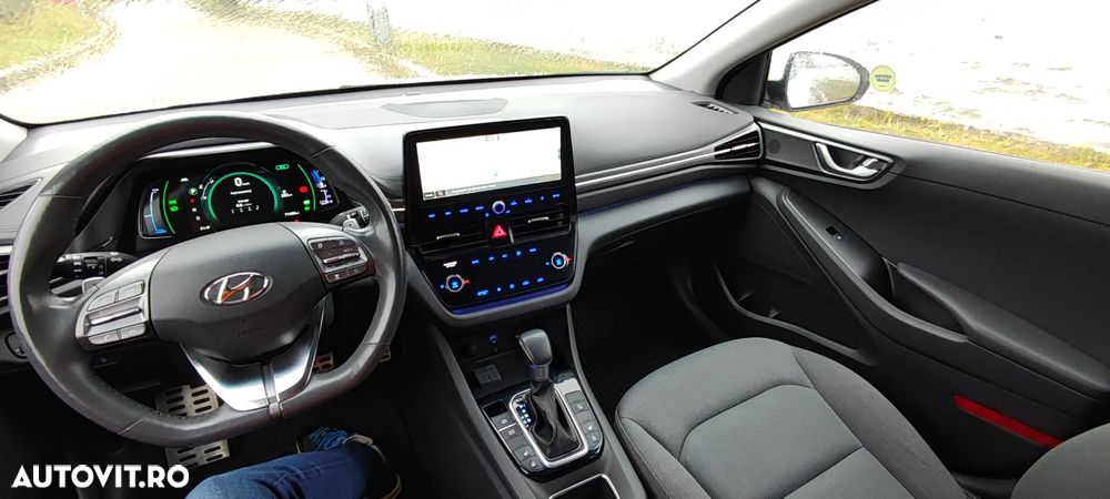 Hyundai IONIQ - 14