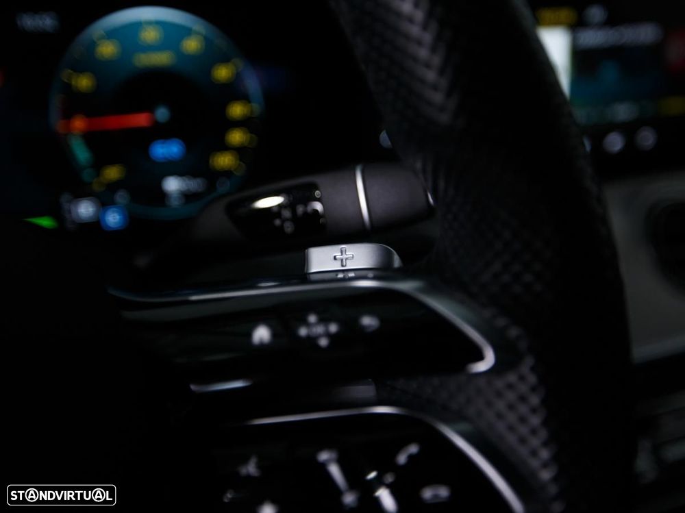 Mercedes-Benz E 300 de AMG Line - 19