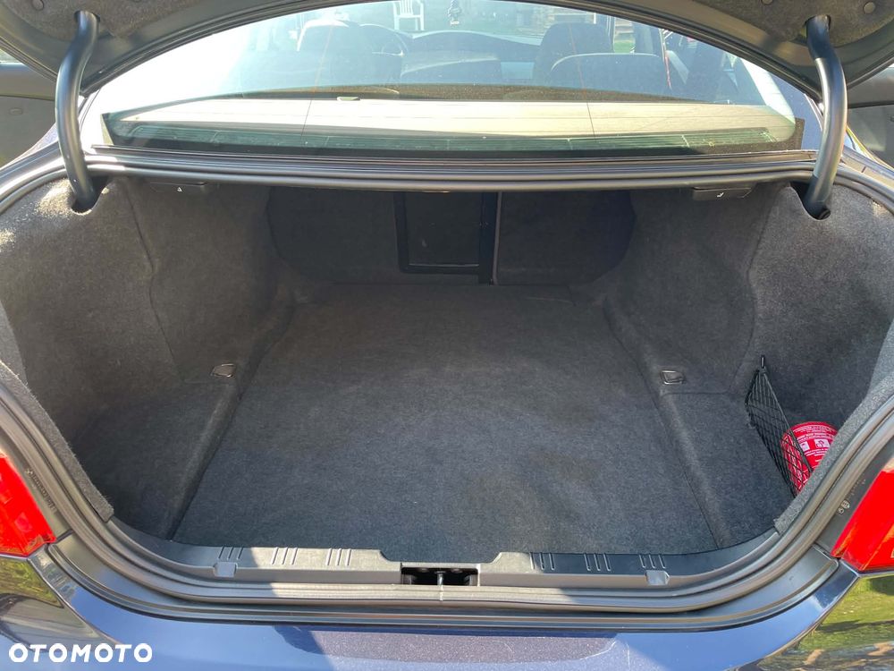 BMW Seria 5 520i - 13