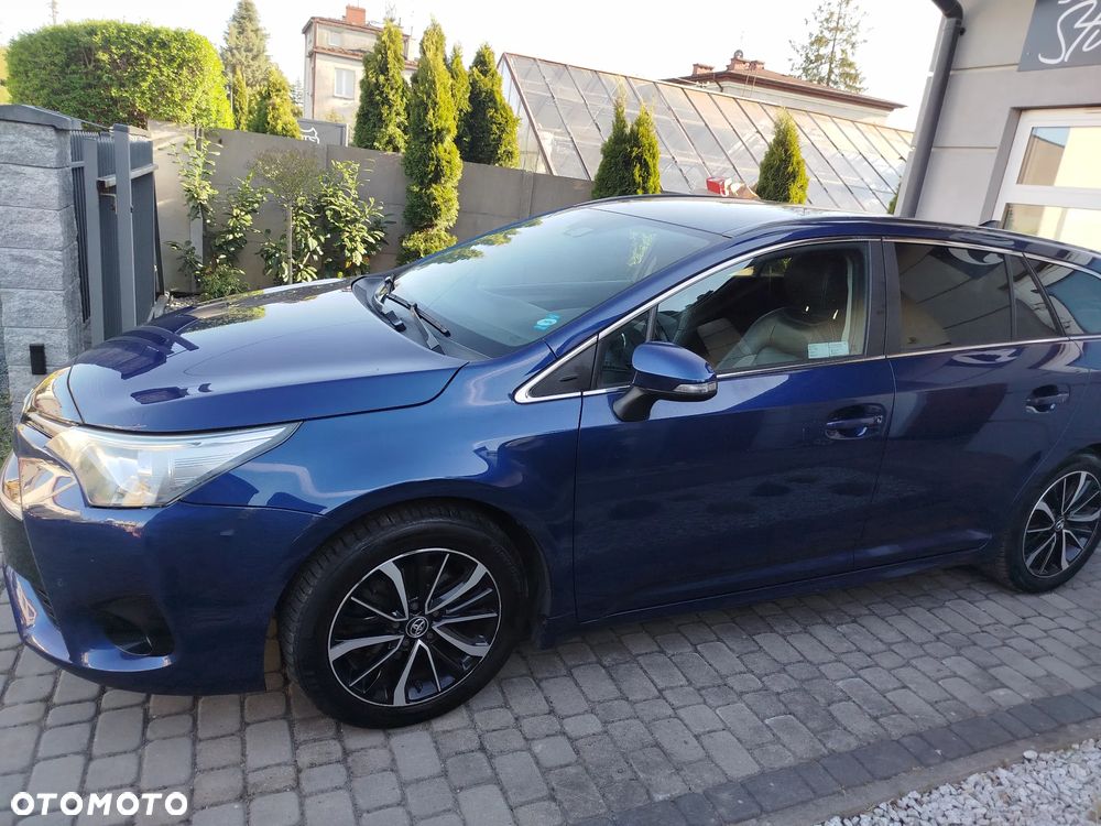 Toyota Avensis 1.8 Premium - 3