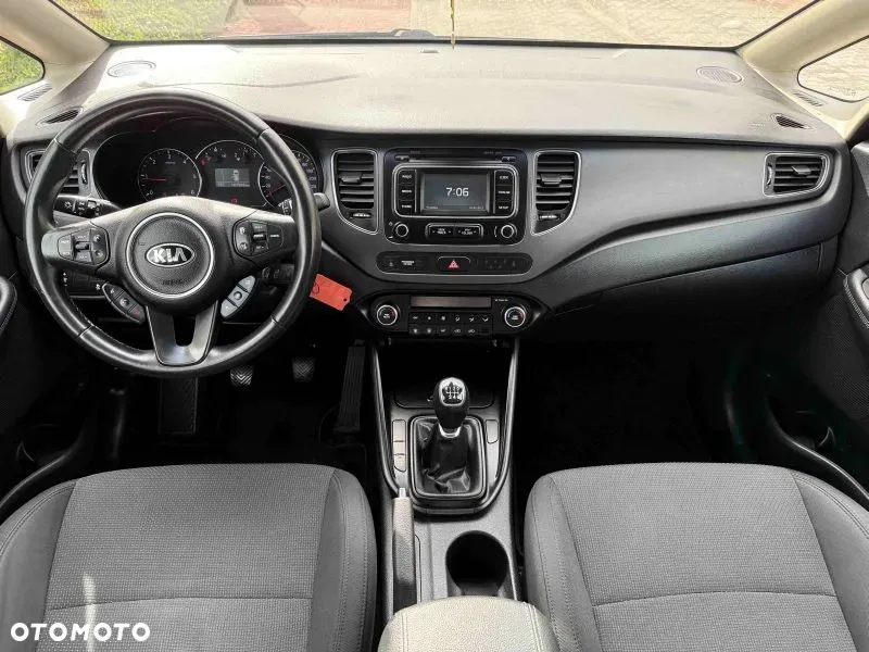 Kia Carens - 14