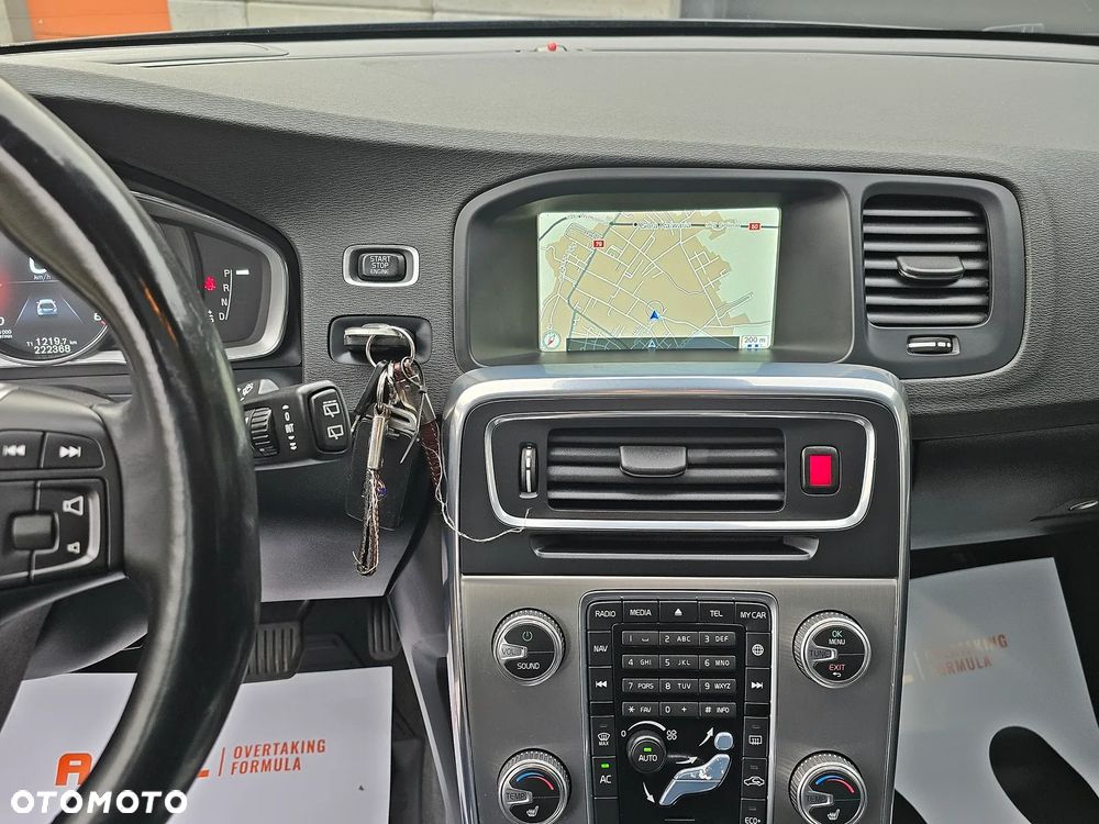 Volvo V60 D4 Geartronic Summum - 20