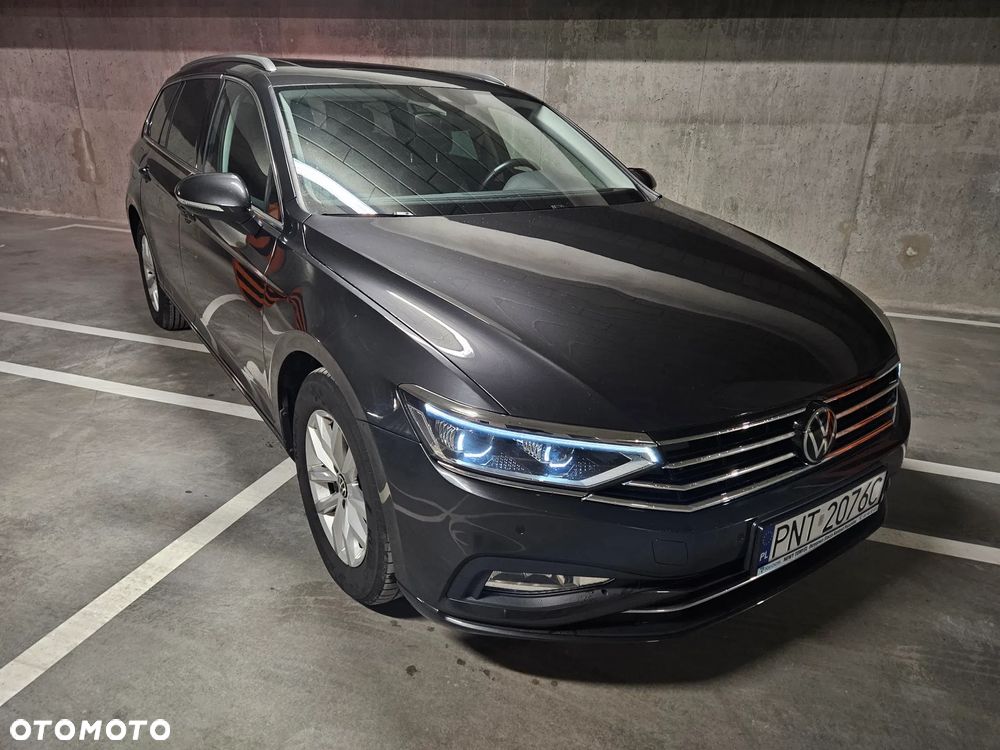 Volkswagen Passat Variant 2.0 TDI SCR DSG Business - 4