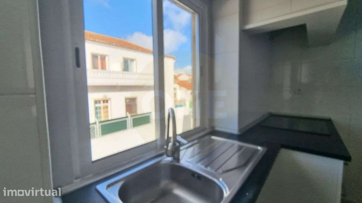 Arrendamento T2 com garagem box Porto Salvo - Grande imagem: 4/37