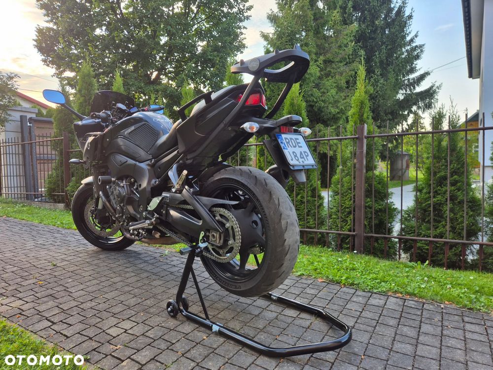Yamaha FZ8 - 3