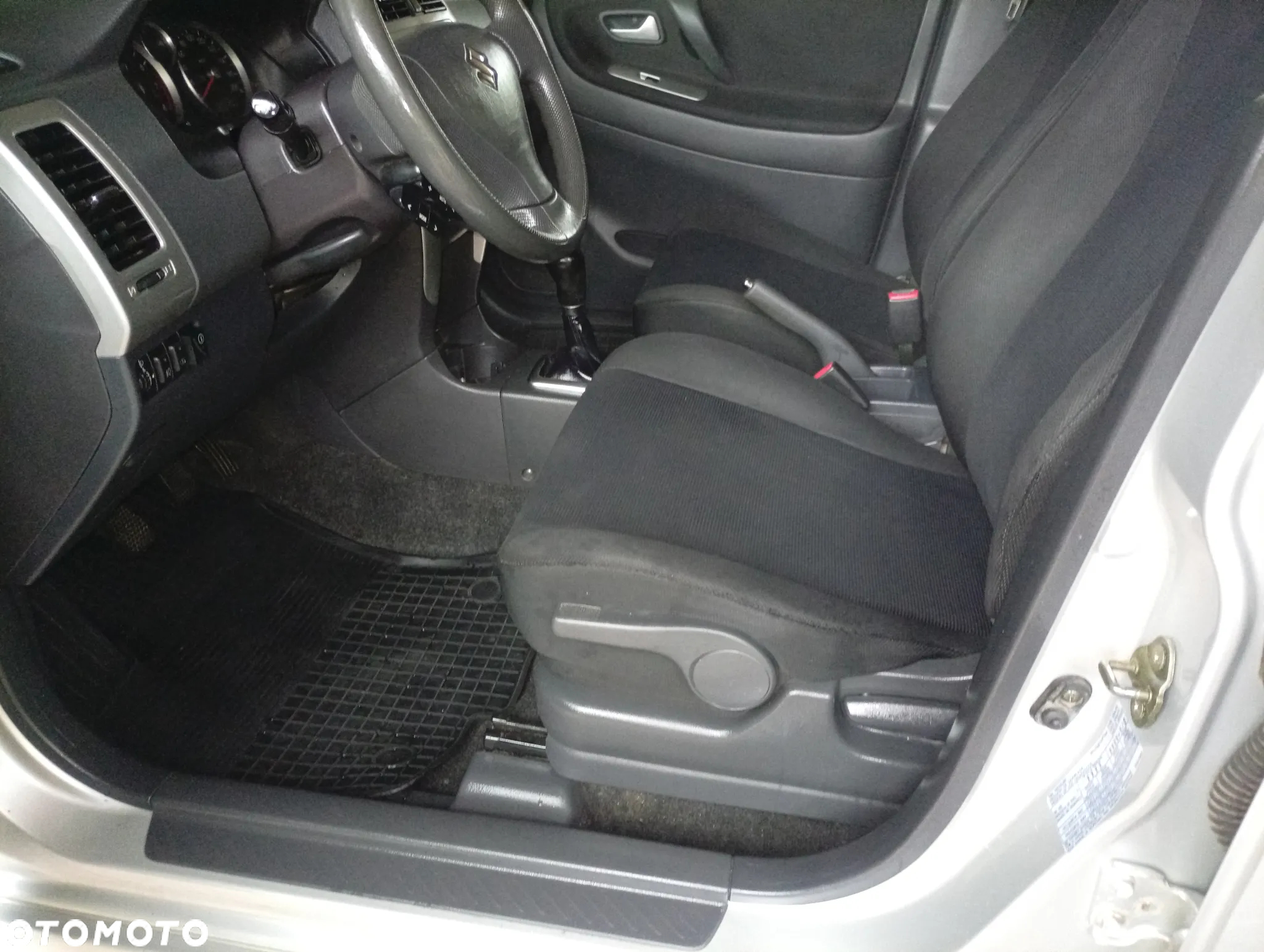 Suzuki Liana 1.6 Snow White - 9