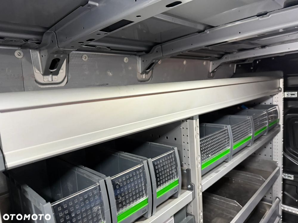 Volkswagen CRAFTER MAXI LONG XXL, MODEL L4H2, MOCNY SILNIK 2.0TDI 177KM, Euro6, Skrzynia automatyczna 8-biegów, ZABUDOWA WARSZTATOWA BOTT, Instalacja 230V, REFLEKTORY Bi-LED, KAMERA, NAWIGACJA, FOTEL z REG.+ 2x PODŁOKIETNIKI, Android Auto, Apple CarPlay, 3 OSOBOWY VAN HOMOLOGACJA VAT-1 Fabrycznie WZMOCNIONY! - 25