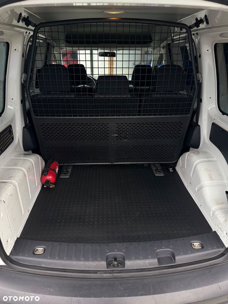 Volkswagen Caddy 2.0 TDI Comfortline - 32