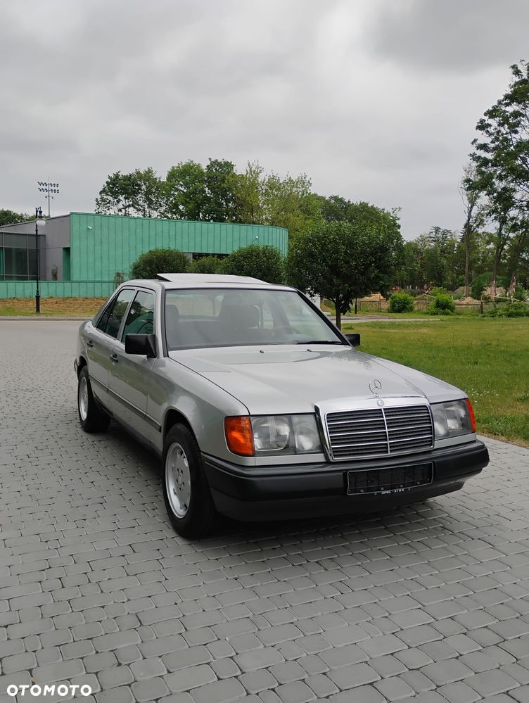 Mercedes-Benz W124 (1984-1993) - 11