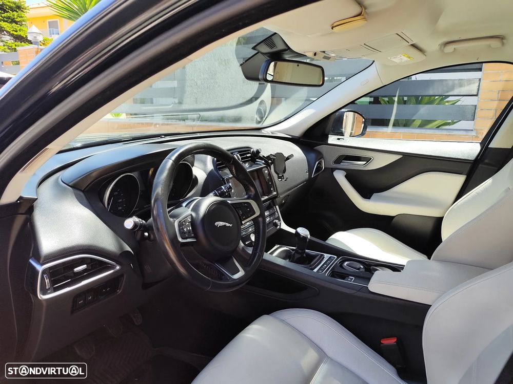 Jaguar F-Pace 2.0 i4D Pure - 11