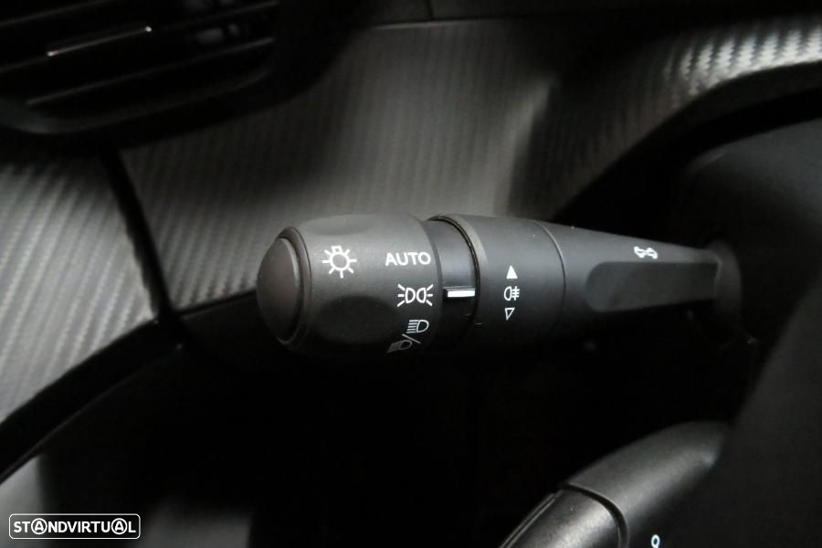 Peugeot 2008 1.2 PureTech Allure Pack - 29