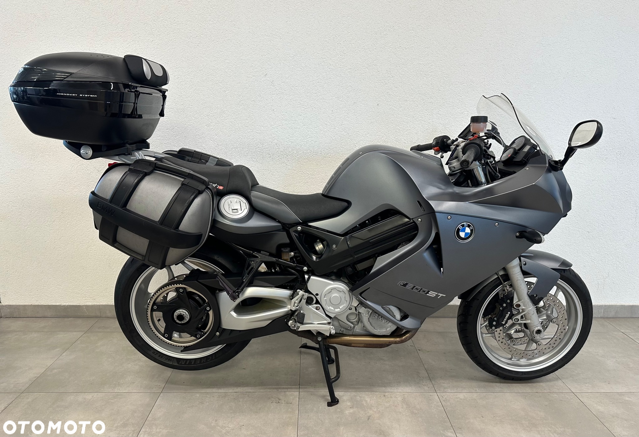 BMW F - 4