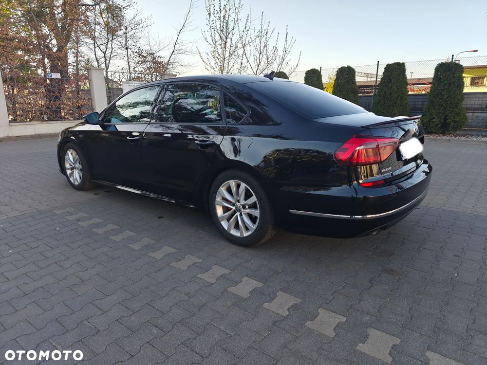 Volkswagen Passat - 6