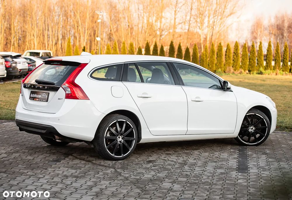Volvo V60 2.0T Summum - 15