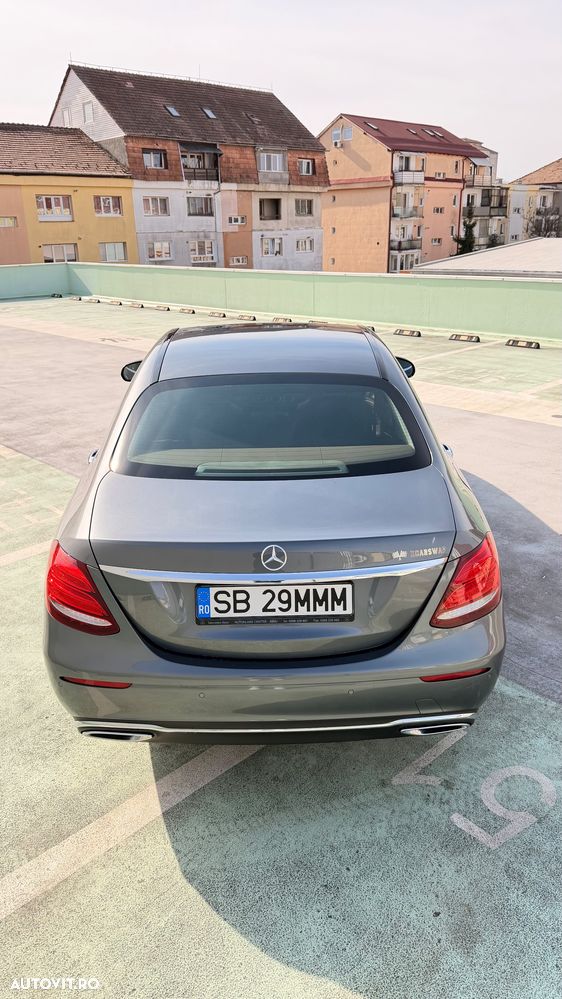 Mercedes-Benz E 220 d 4MATIC Aut. - 9