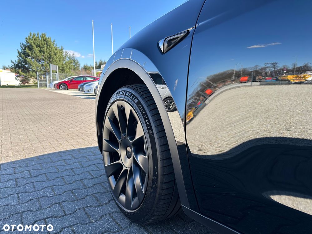 Tesla Model Y RWD - 8