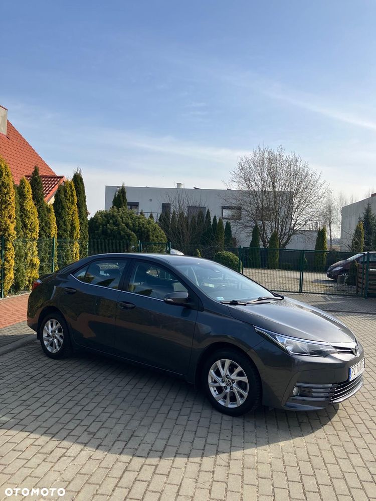 Toyota Corolla 1.6 Classic Plus - 2