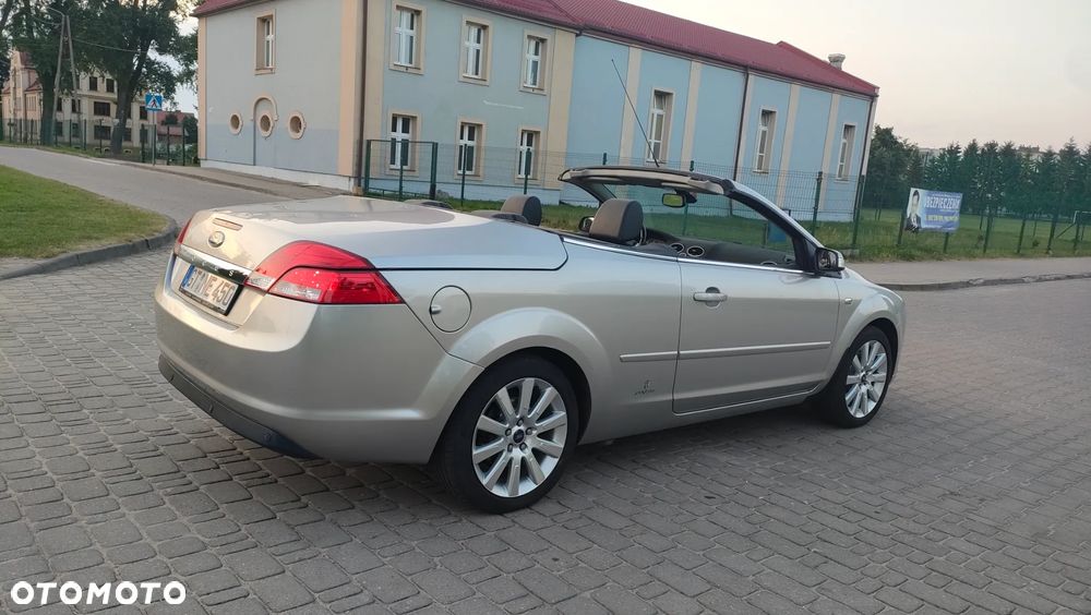 Ford Focus 2.0 16V Titanium - 6