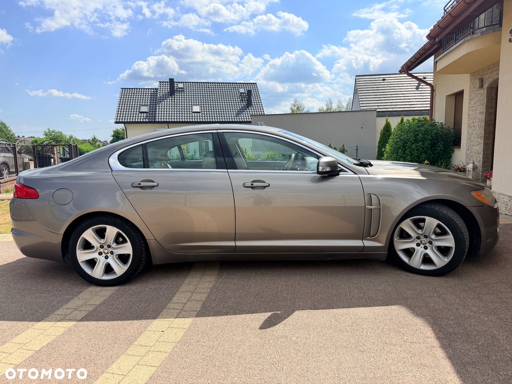 Jaguar XF 2.7 V6 Premium Luxury - 3