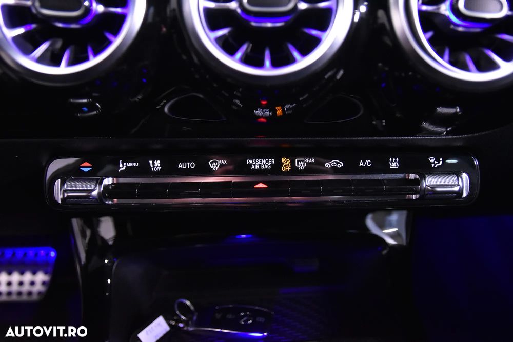 Mercedes-Benz A ver-250-e-8g--dct-amg-line - 18