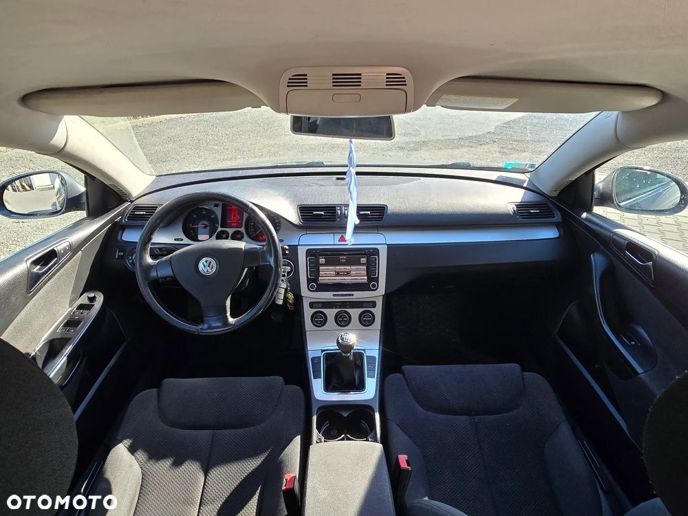 Volkswagen Passat - 6