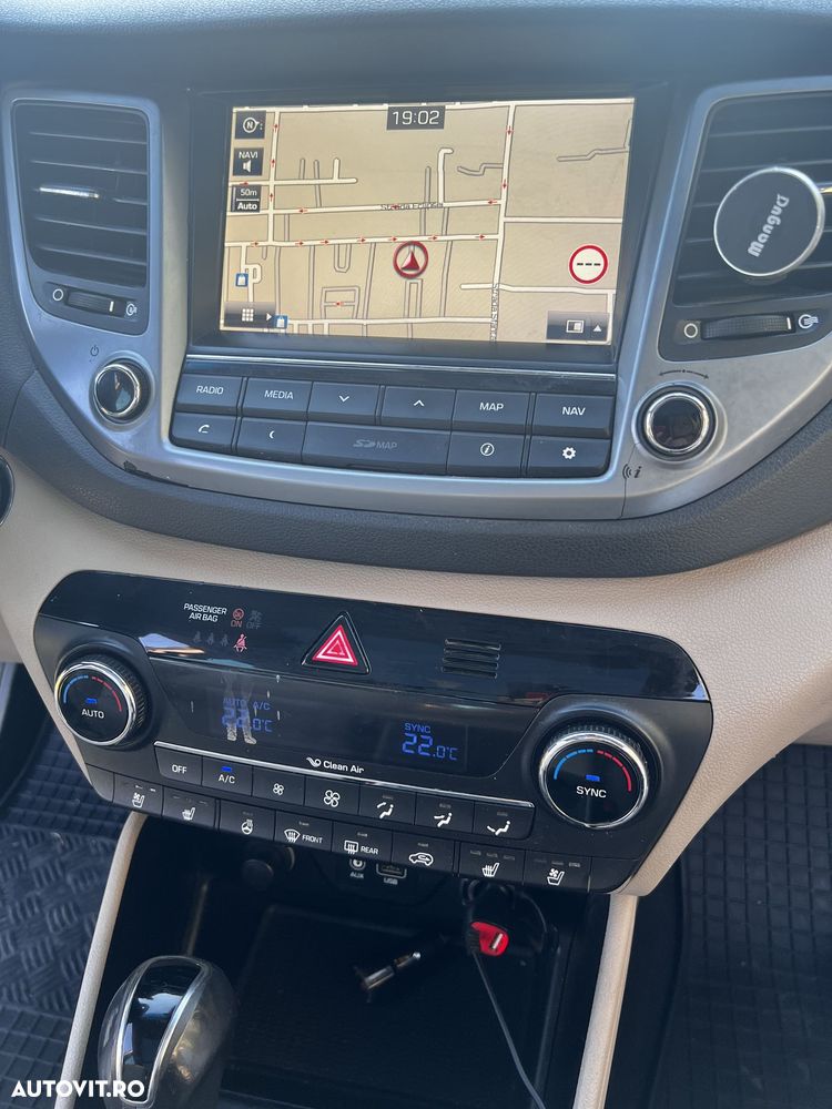 Hyundai Tucson 2.0 CRDI 4WD 6AT Luxury Pack+ - 22