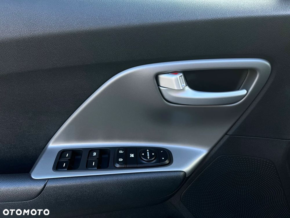Kia Niro 1.6 GDI Hybrid M - 12