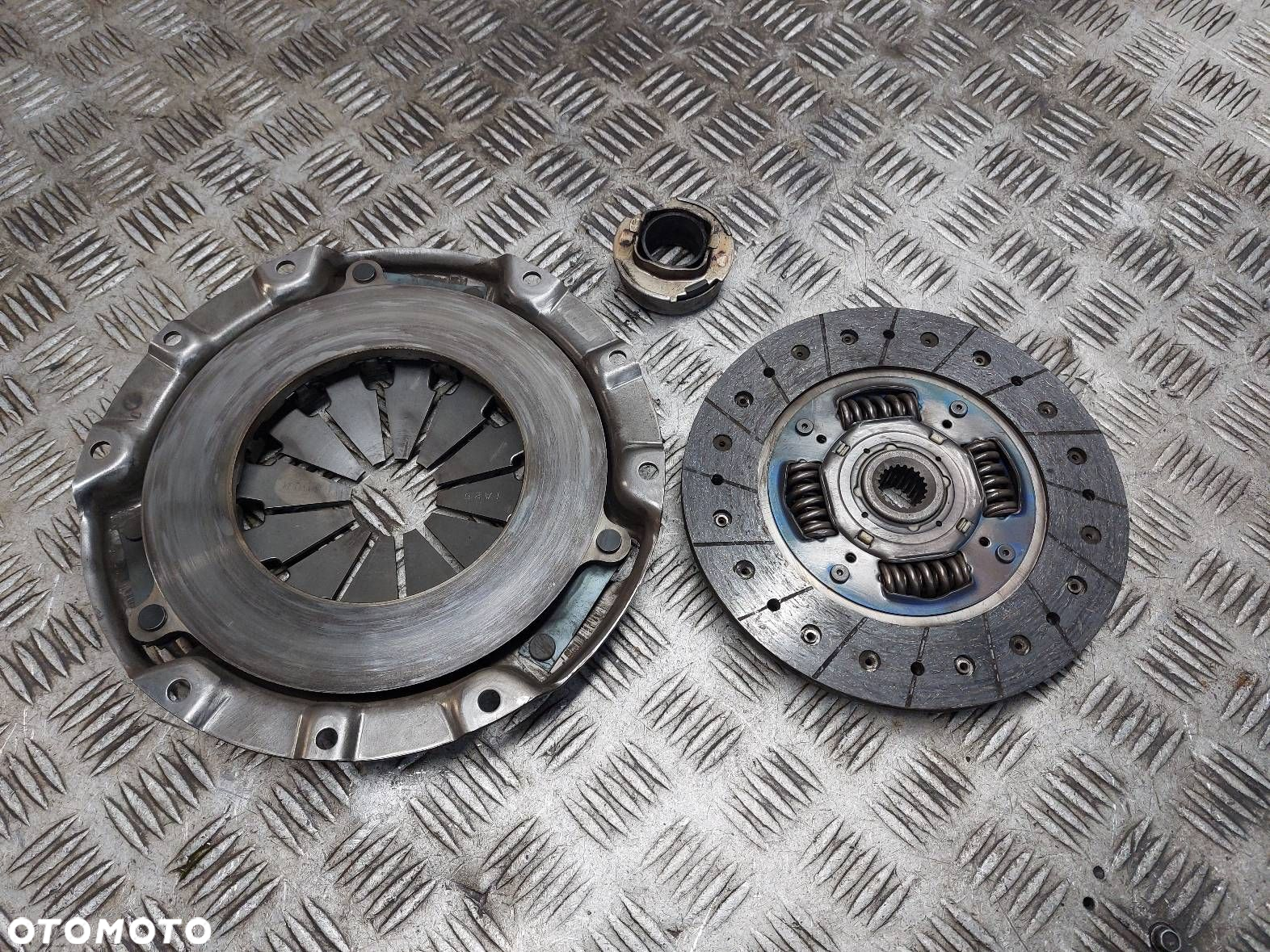 SPRZĘGŁO TARCZA + DOCISK + ŁOŻYSKO OPOROWE MAZDA 323F BJ 1.6 16V - 5