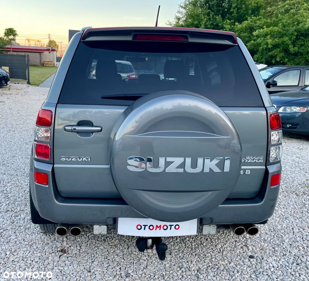 Suzuki Grand Vitara 2.0 Club Family - 25