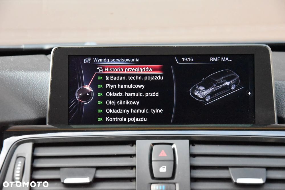 BMW Seria 3 320d Sport Line - 28