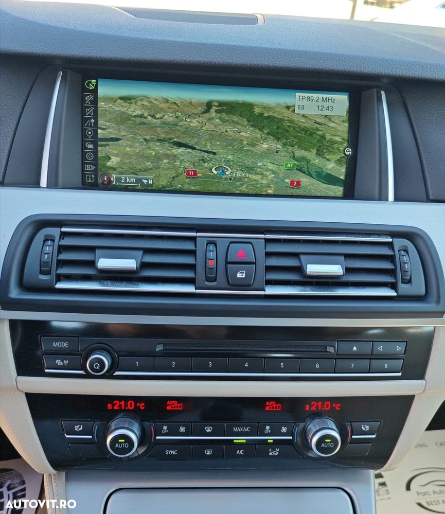 BMW Seria 5 520d xDrive Aut. Modern Line - 19