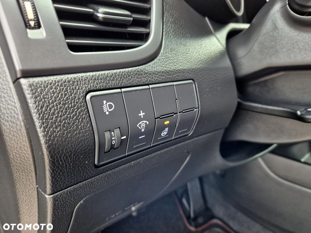 Hyundai i30 blue Kombi 1.6 GDi Passion - 25