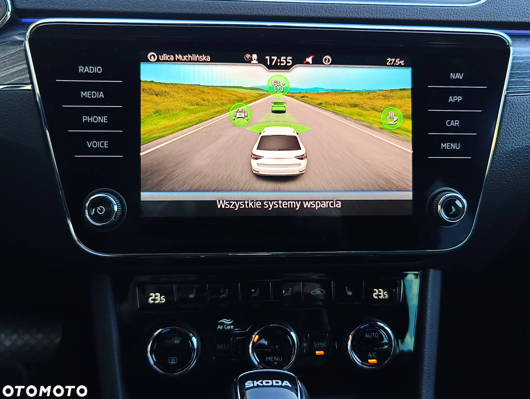 Skoda Superb Combi 2.0 TDI DSG Ambition - 31