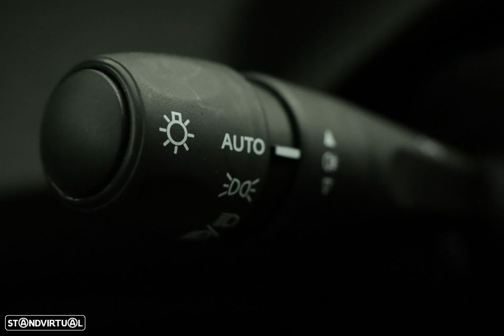 Peugeot 2008 1.2 PureTech Allure - 18