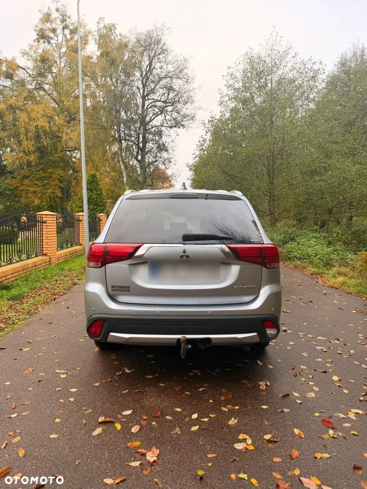 Mitsubishi Outlander - 9