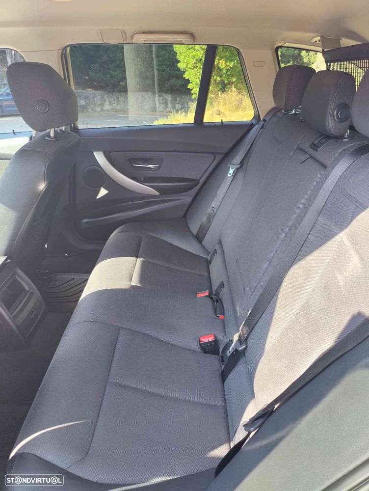 BMW 320 d Advantage Auto - 10