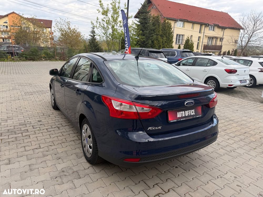 Ford Focus 1.6 Ti-VCT Powershift Trend - 4