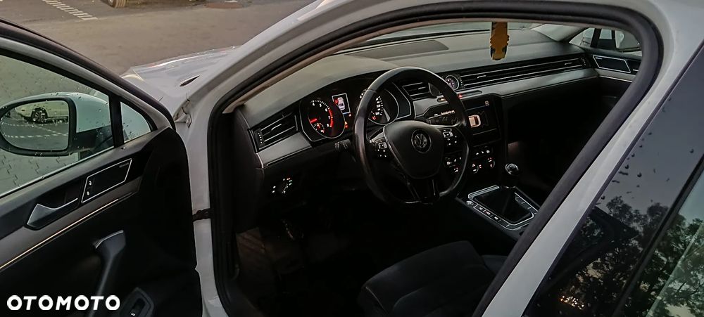 Volkswagen Passat 1.8 TSI BMT Highline - 13