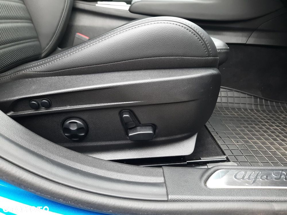 Alfa Romeo Giulia - 26