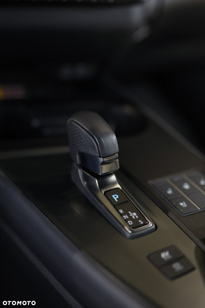 Lexus UX - 19