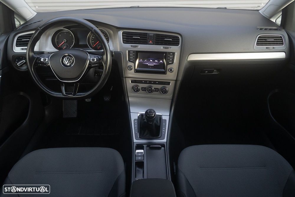 VW Golf 1.6 TDi Confortline - 8