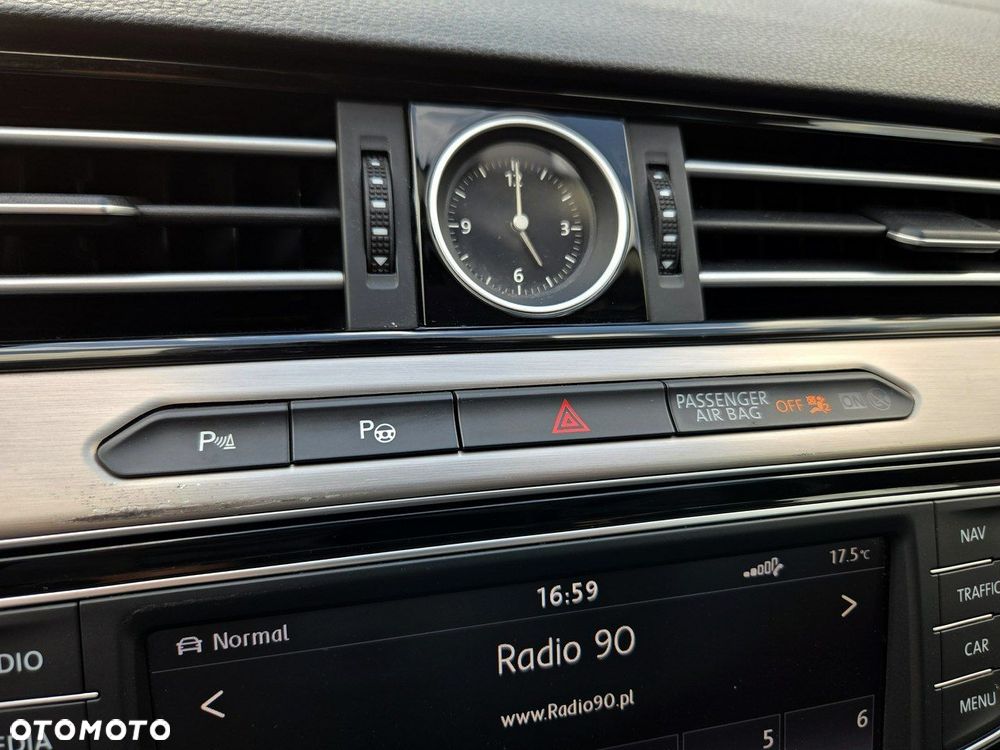 Volkswagen Passat - 19
