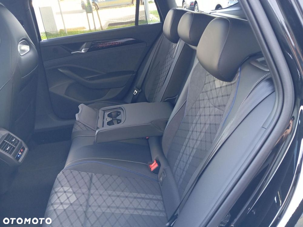 Volkswagen Passat - 18