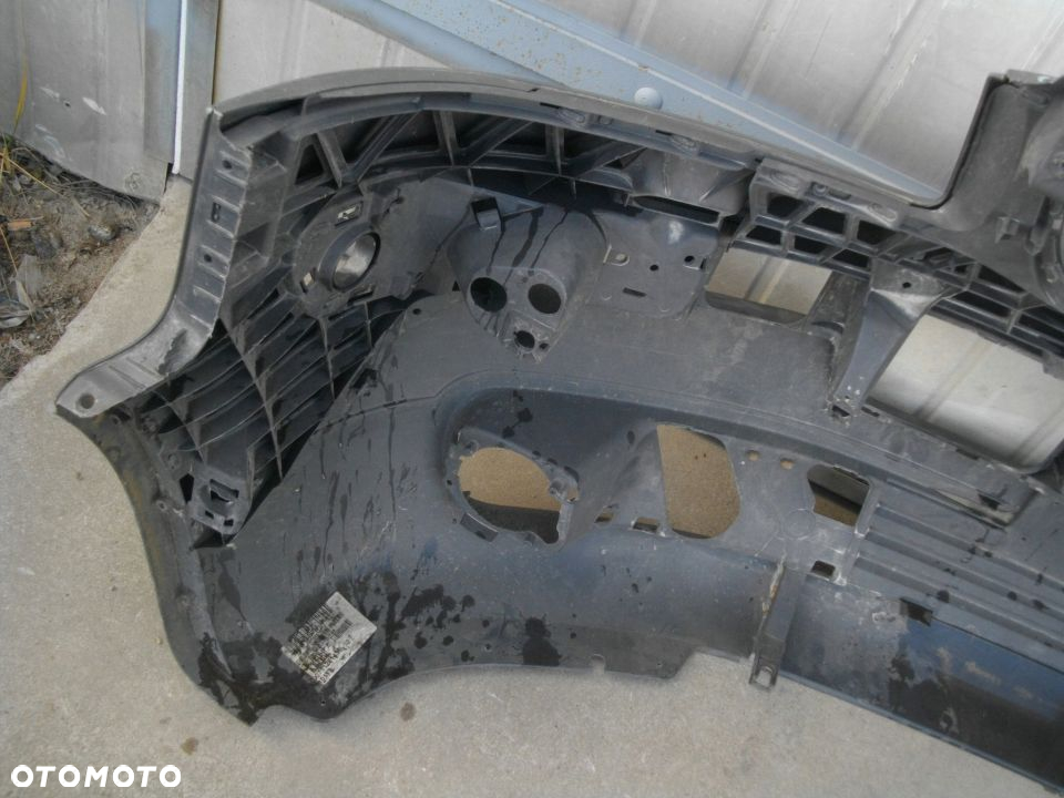 Zderzak przedni VW Volkswagen Transporter T5 2003-2009 przed liftingiem - 9
