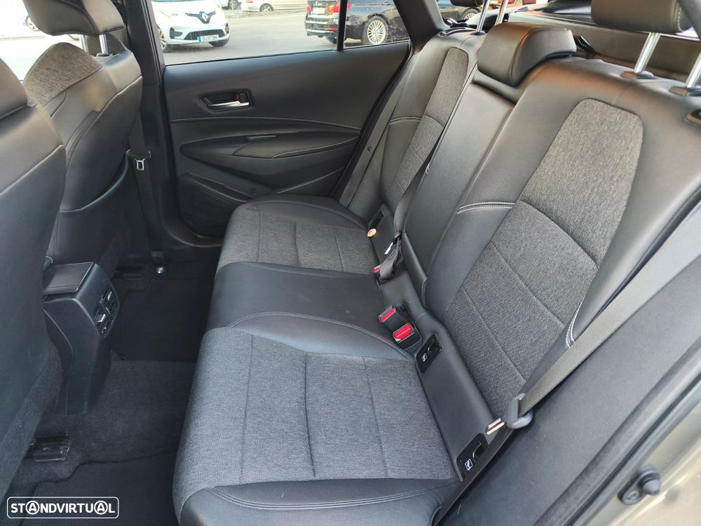 Toyota Corolla Touring Sports 1.8 Hybrid Comfort+P.Sport - 26