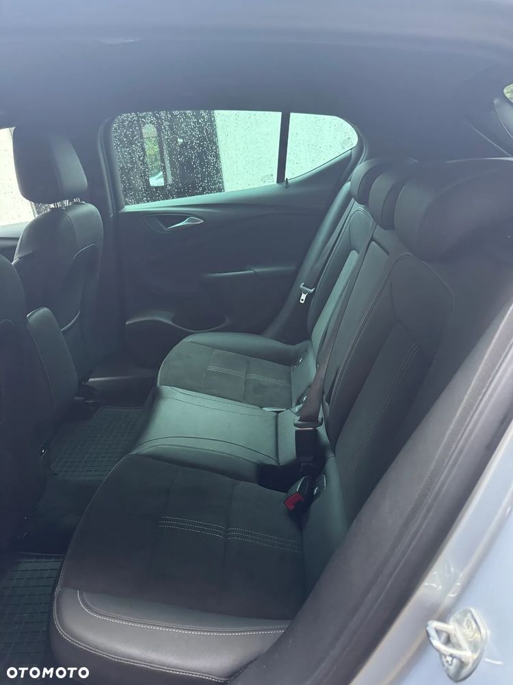 Opel Astra 1.2 Turbo Start/Stop Ultimate - 28