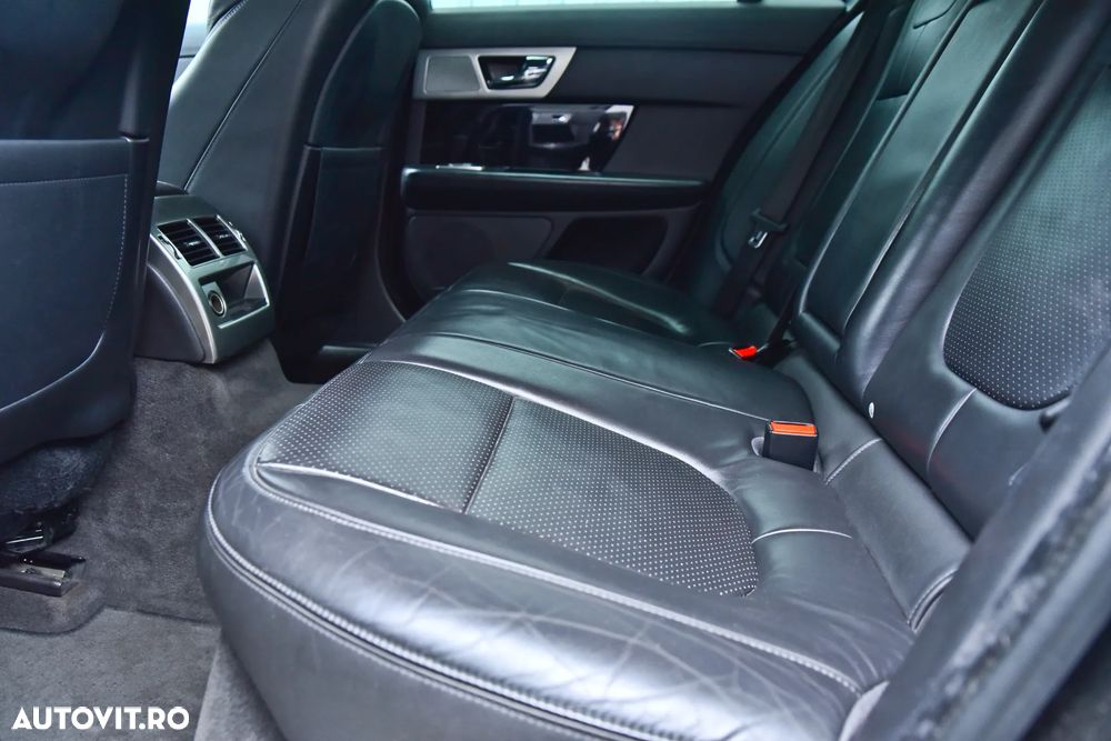 Jaguar XF 2.2 Diesel - 7