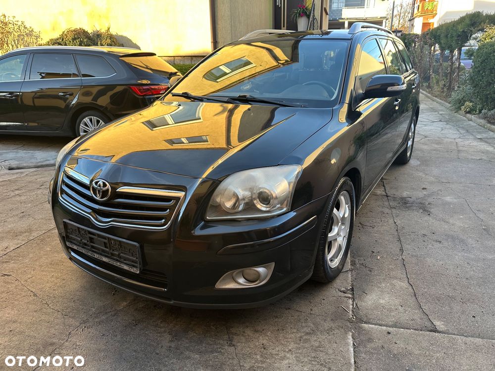 Toyota Avensis 2.0 VVT-i Combi Executive - 22